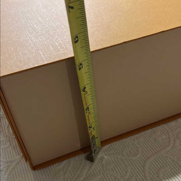 Louis Vuitton Signature Orange Box Large BOX. Magnetic closure. - Picture 4 of 11